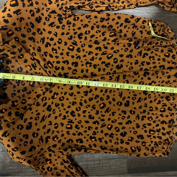 Like new &other stories Brown leopard print button up blouse - Size 4 - Picture 3 of 5